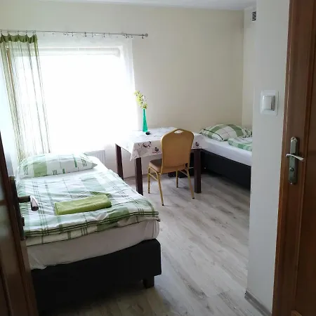 Gosciniec W Ogrodzie Brusy