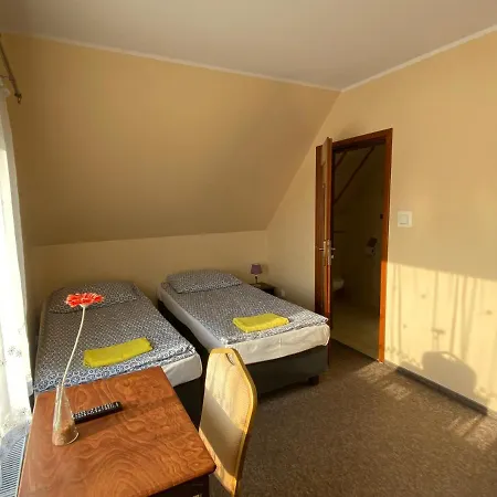 Gosciniec W Ogrodzie Brusy