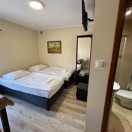 Gosciniec W Ogrodzie Brusy