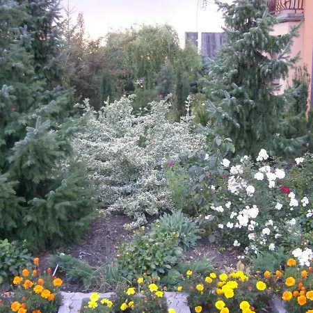 Pansiyon Gosciniec W Ogrodzie *