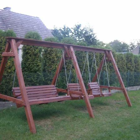 Gosciniec W Ogrodzie Brusy