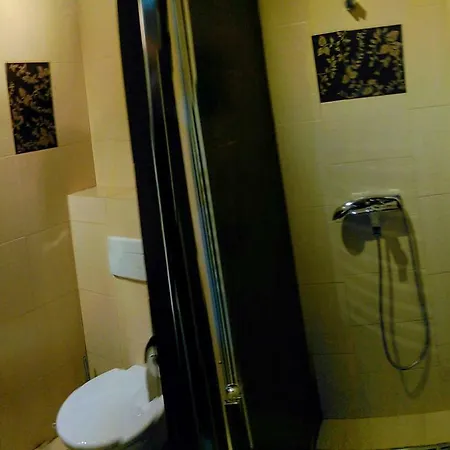 Gosciniec W Ogrodzie *