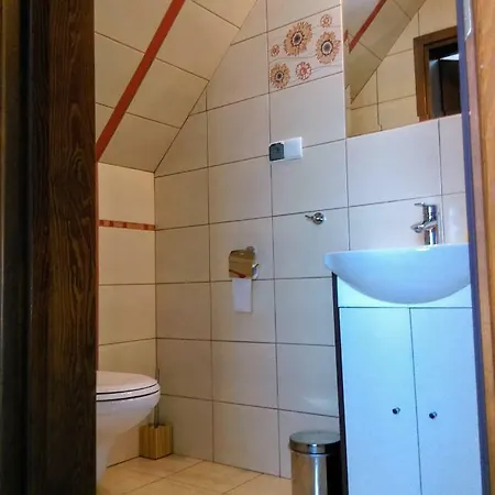 Gosciniec W Ogrodzie Brusy