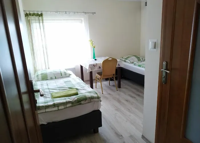 Gosciniec W Ogrodzie Brusy