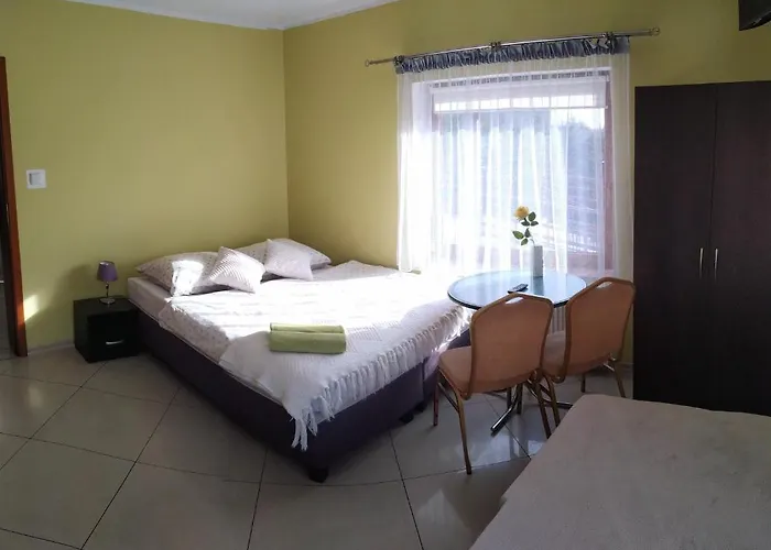 Gosciniec W Ogrodzie *